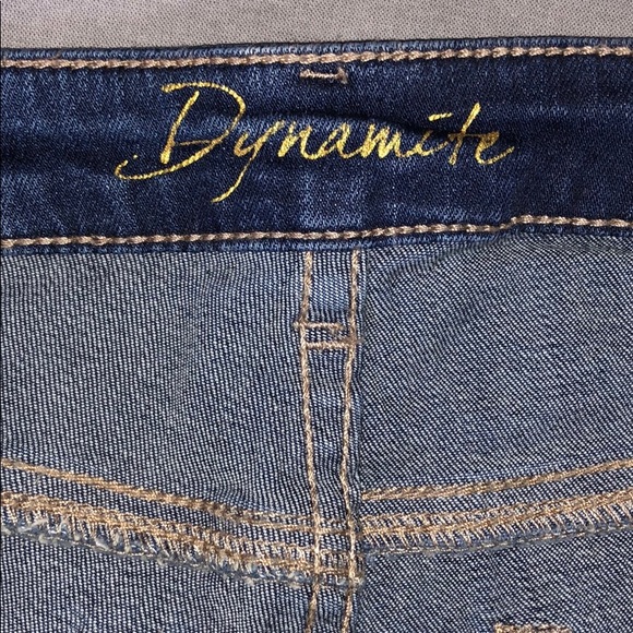 DYNAMITE DISTRESSED JEAN SHORTS - Picture 4 of 8